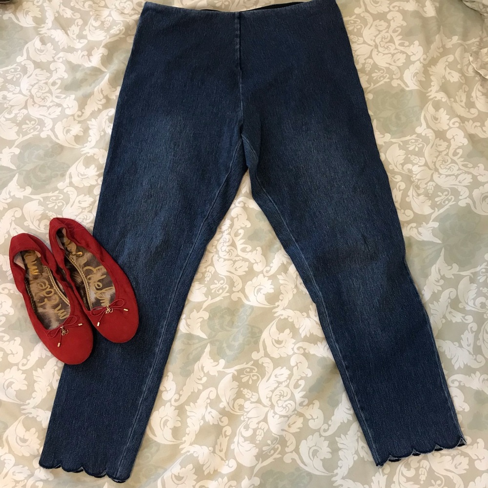 Lysse Denim Leggings Capri Scalloped Hem Stretch